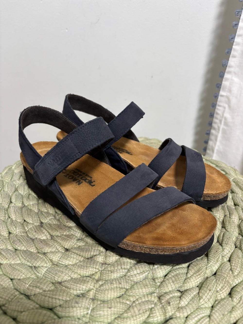 Naot Kayla Navy Nubuck Strappy Wedge Comfort Sandal Size 7 - Picture 2 of 7